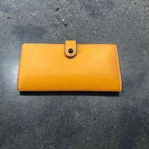 Coach Slim Trifold Wallet In Glovetanned Leather